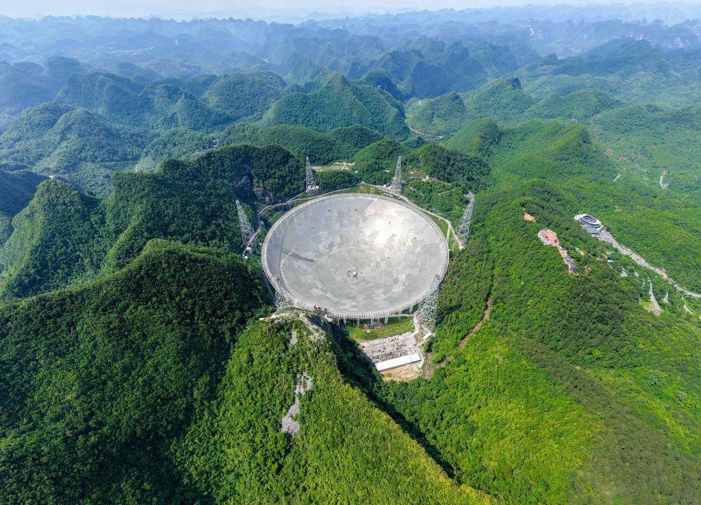 2026年5月7日に撮影された貴州省平塘県にある「中国天眼」全景（ドローン写真、保守期間中に撮影）。撮影・欧東衢