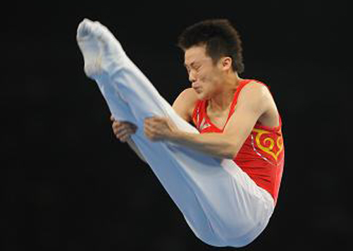 トランポリン男子個人決勝、中国の陸春竜選手が金メダル トランポリン男子個人決勝、中国の陸春竜選手が金メダル